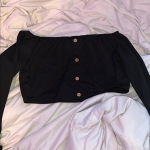 Black long sleeve crop top